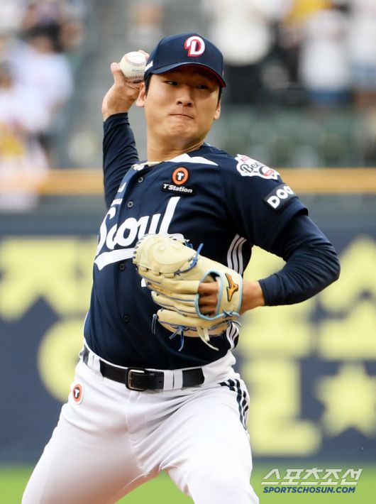 21일 잠실구장에서 열린 LG 트윈스와 두산 베어스의 경기. 두산 곽빈이 역투하고 있다. 잠실=박재만 기자 pjm@sportschosun.com/2025.06.21/