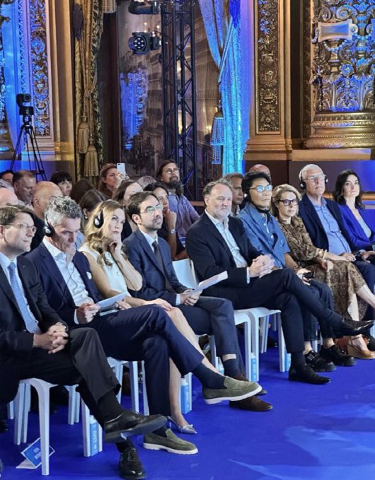 써밋에 참석한 이수만 A2O엔터테인먼트 키 프로듀서 겸 비저너리 리더(오른쪽에서 네째). 사진=A2O Entertainment