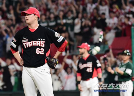 21일 인천 SSG랜더스필드에서 열린 SSG와 KIA의 경기. 9회말 SSG 한유섬이 KIA 정해영에게 1타점 적시타를 날렸다. 아쉬워하는 KIA 정해영. 인천=송정헌 기자songs@sportschosun.com/2025.06.21/