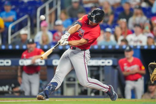 애틀랜타 포수 드레이크 볼드윈이 23일(한국시각) 마이애미 말린스전에서 1회 첫 타석에서 타격을 하고 있다. AFP연합뉴스
