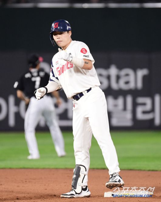 20일 부산 사직야구장에서 열린 KBO리그 롯데와 LG의 경기. 6회 2타점 적시 2루타 날린 고승민. 부산=송정헌 기자songs@sportschosun.com/2025.05.20/