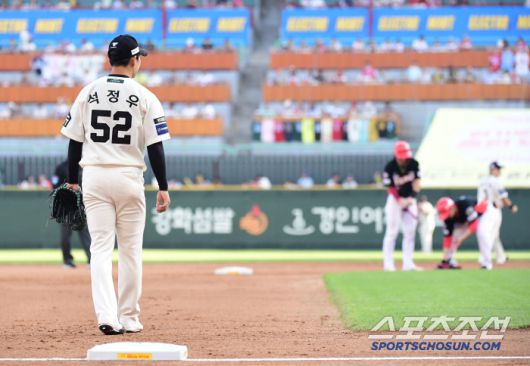 22일 인천 SSG랜더스필드에서 열린 SSG와 KIA의 경기. 5회 실책성 수비로 박찬호에게 2루타를 내준 SSG 석정우 3루수. 인천=송정헌 기자songs@sportschosun.com/2025.06.22/