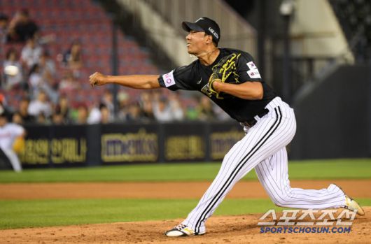 19일 잠실구장에서 열린 LG 트윈스와 NC 다이노스의 경기. LG 정우영이 역투하고 있다. 잠실=박재만 기자 pjm@sportschosun.com/2025.06.19/