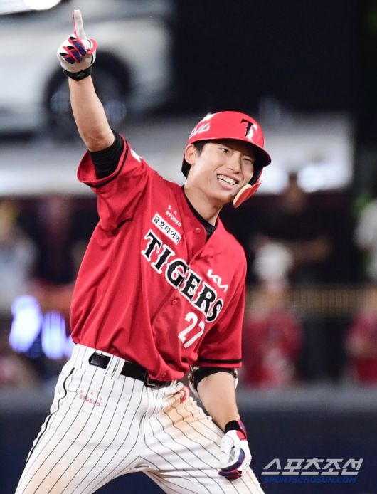 11일 광주 기아챔피언스필드에서 열린 KBO리그 KIA와 삼성의 경기. 6회 2사 만루. 역전 2타점 적시타 날린 KIA 김호령. 광주=송정헌 기자songs@sportschosun.com/2025.06.11/