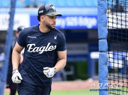 동료들과 함께 훈련을 하고 있는 리베라토.