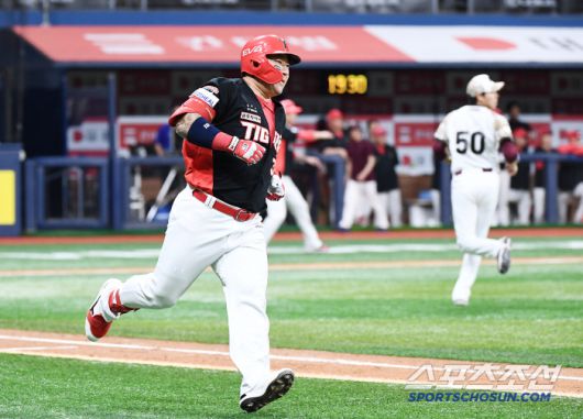 26일 서울 고척스카이돔에서 열린 KIA-키움전. 4회초 1사 2루 최형우가 1타점 적시타를 치고 있다. 고척=정재근 기자 cjg@sportschosun.com/2025.6.26/