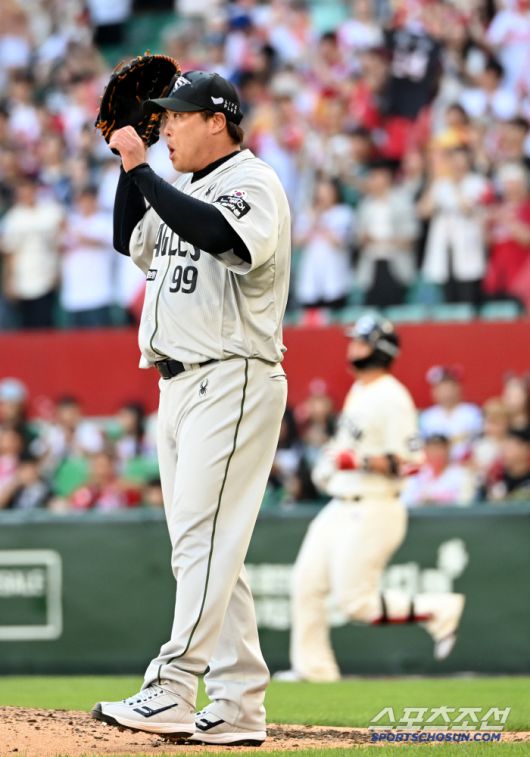 29일 인천SSG랜더스필드에서 열린 한화와 SSG의 경기, 5회말 류현진이 최정에게 10구 승부 끝에 안타를허용하고 있다. 인천=허상욱 기자wook@sportschosun.com/2025.06.29/