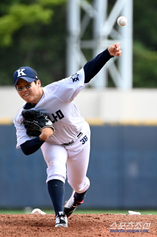 1일 서울 목동구장에서 열린 제80회 청룡기 고교야구선수권 대회 및 주말리그 왕중왕전 광주일고와 경남고의 경기, 경남고 선발투수 조원우가 역투하고 있다. 목동=허상욱 기자wook@sportschosun.com/2025.07.01/