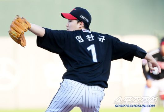 2일 부산 사직구장에서 열린 롯데 자이언츠와 LG 트윈스의 경기. LG 임찬규가 역투하고 있다. 부산=박재만 기자 pjm@sportschosun.com/2025.07.02/