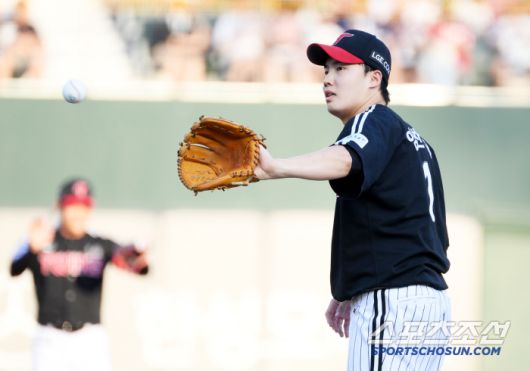 2일 부산 사직구장에서 열린 롯데 자이언츠와 LG 트윈스의 경기. LG 임찬규가 숨을 고르고 있다. 부산=박재만 기자 pjm@sportschosun.com/2025.07.02/
