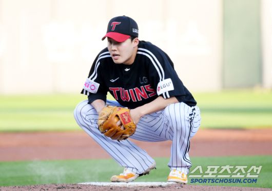 2일 부산 사직구장에서 열린 롯데 자이언츠와 LG 트윈스의 경기. LG 임찬규가 숨을 고르고 있다. 부산=박재만 기자 pjm@sportschosun.com/2025.07.02/