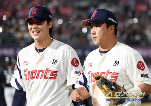 3일 부산 사직구장에서 열린 롯데 자이언츠와 LG 트윈스의 경기. 롯데 선발 이민석이 야수들 호수비 덕분에 6회까지 무실점 피칭을 펼쳤다. 부산=박재만 기자 pjm@sportschosun.com/2025.07.03/