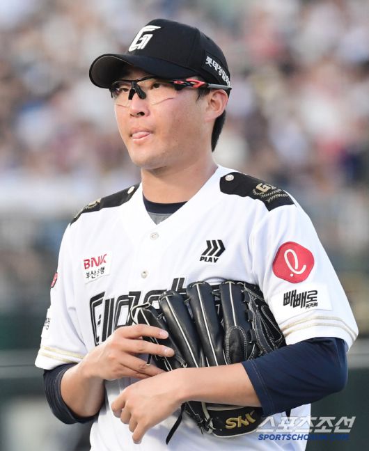 29일 부산 사직구장에서 열린 롯데와 KT의 경기. 6회 마운드를 내려오는 롯데 선발 박세웅. 부산=송정헌 기자songs@sportschosun.com/2025.06.29/