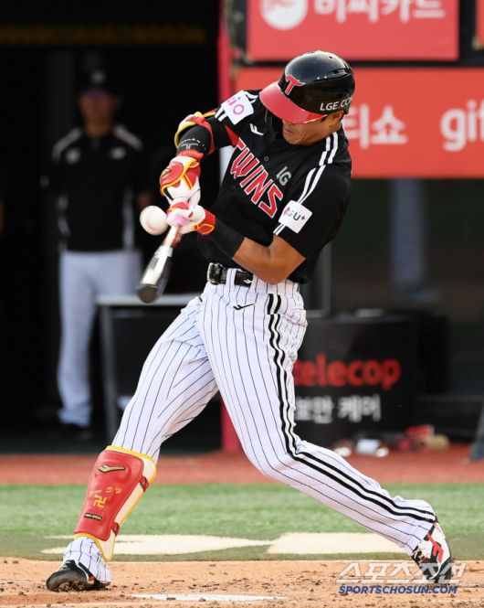26일 수원KT위즈파크에서 열린 KBO리그 KT 위즈와 LG 트윈스의 경기. LG 천성호가 타격을 하고 있다. 수원=박재만 기자 pjm@sportschosun.com/2025.06.26/