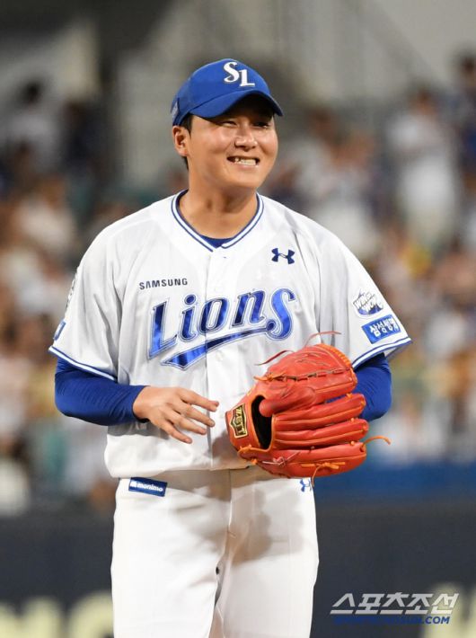 모든 걸 마운드에 쏟아붓고 내려온 이승현은 후련해 보였다.