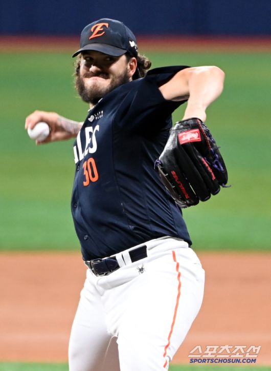 4일 고척스카이돔에서 열린 한화와 키움의 경기, 한화 선발투수 폰세가 역투하고 있다. 고척=허상욱 기자wook@sportschosun.com/2025.07.04/