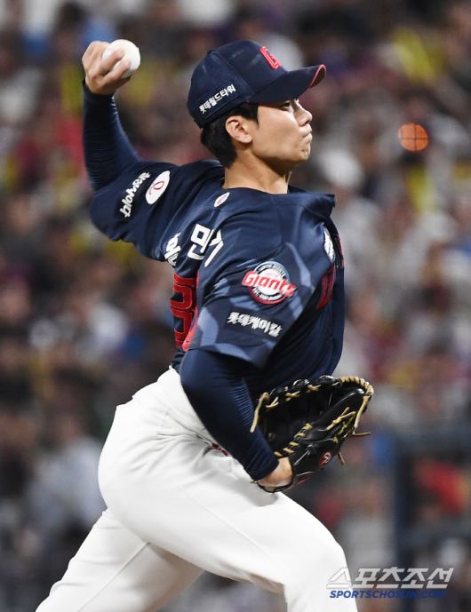 4일 광주 기아 챔피언스필드에서 열린 롯데-KIA전. 7회말 홍민기가 투구하고 있다. 광주=정재근 기자 cjg@sportschosun.com/2025.7.4/