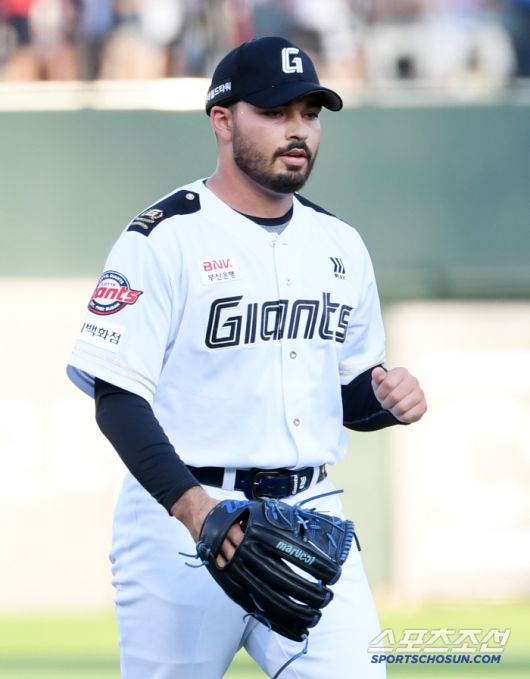 2일 부산 사직구장에서 열린 롯데 자이언츠와 LG 트윈스의 경기. 롯데 감보아가 숨을 고르고 있다. 부산=박재만 기자 pjm@sportschosun.com/2025.07.02/