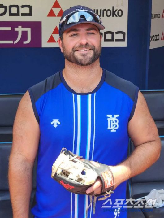 요코하마가 8일 영입을 발표한 내야수 포드. 지난해 중간에 합루해 뛰다가 재계약에 실패했는데, 요코하마가 다시 불렀다. 스포츠닛폰본사제휴