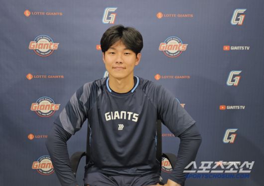 인터뷰에 임한 홍민기. 김영록 기자