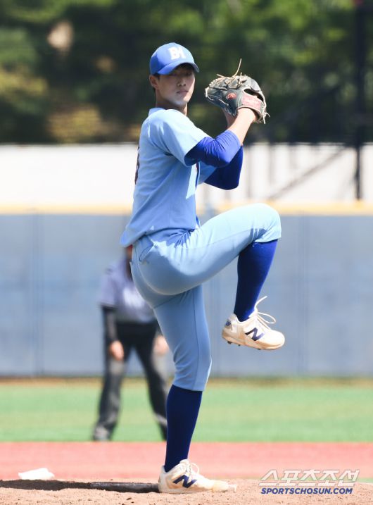 10일 서울 목동구장에서 열린 제80회 청룡기 고교야구선수권 대회 및 주말리그 왕중왕전 부산고와 대구상원고의 준결승전. 부산고 선발투수 박준건이 투구하고 있다. 목동=정재근 기자 cjg@sportschosun.com/2025.7.10/