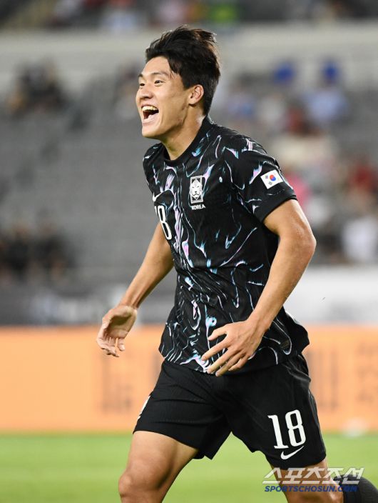 11일 오후 경기도 용인미르스타디움에서 열린 E-1 챔피언십(동아시안컵) 한국과 홍콩의 경기. 이호재가 추가골을 넣은 후 환호하고 있다. 용인=정재근 기자 cjg@sportschosun.com/2025.7.11/
