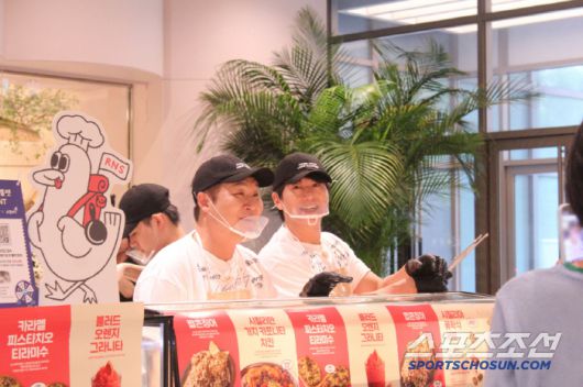 요리 유학 도전기, E채널 '류학생 어남선'. 류수영 윤경호 기현.