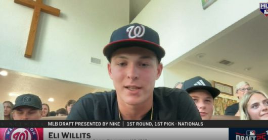 엘리 윌리츠가 14일(한국시각) 메이저리그 드래프트 1라운드 전체 1순위로 워싱턴 내셔널스의 지명을 받은 직후 MLB.com과 인터뷰를 하고 있다. 사진=MLB.com 캡처