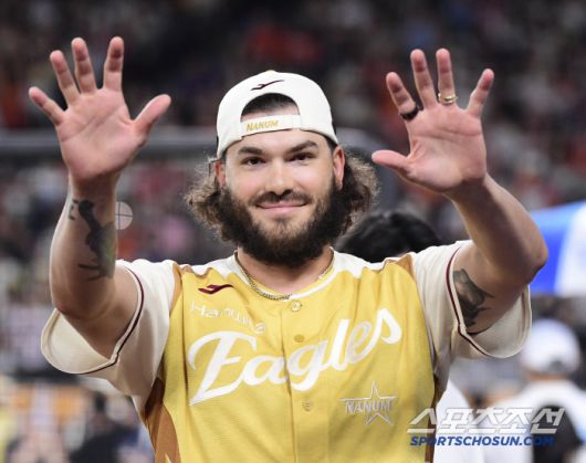 11일 대전 한화생명볼파크에서 열린 2025 올스타전 홈런 더비, 올스타전 즐기는 한화 폰세. 대전=송정헌 기자songs@sportschosun.com/2025.07.11/