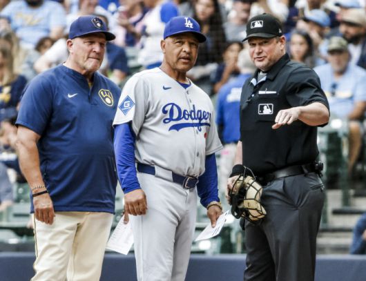 팻 머피 밀워키 브루어스 감독(왼쪽)과 데이브 로버츠 다저스 감독. UPI연합뉴스