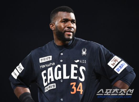 30일 창원 NC파크에서 열린 한화-NC전. 한화 플로리얼이 공수 교대를 준비하고 있다. 창원=정재근 기자 cjg@sportschosun.com/2025.5.30/