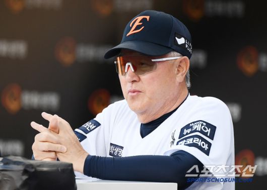 1일 대전 한화생명볼파크에서 열린 NC-한화전. 한화 김경문 감독이 경기를 지켜보고 있다. 대전=정재근 기자 cjg@sportschosun.com/2025.7.1/