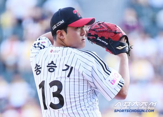 10일 서울 잠실구장에서 열린 키움-LG전. LG 선발투수 송승기가 투구하고 있다. 잠실=정재근 기자 cjg@sportschosun.com/2025.7.10/