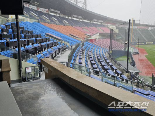 폭우가 쏟아지는 잠실. 김영록 기자