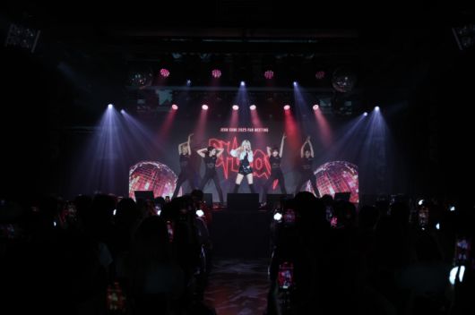 사진=더블랙레이블