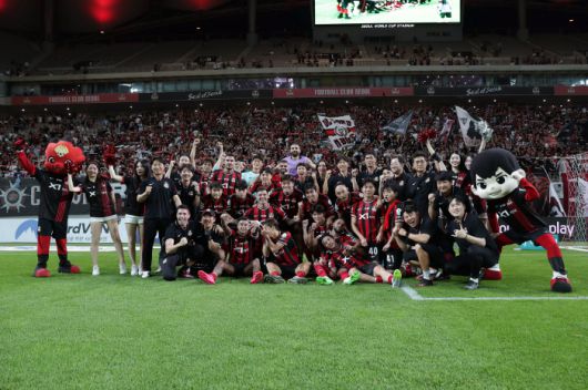 서울월드컵경기장/ K리그1/ FC서울 vs 울산HDFC/ 서울 단체/ 승리 세레머니/ 기념 사진/ 사진 정재훈