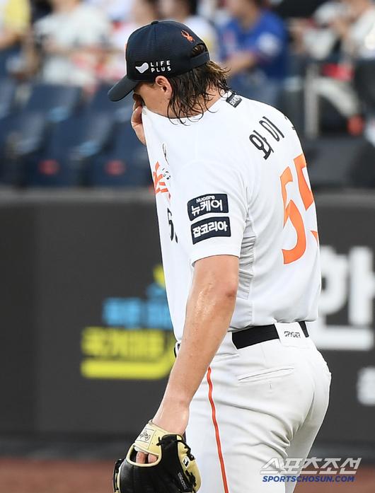 1일 대전 한화생명볼파크에서 열린 NC-한화전. 1회초 연속안타를 맞은 와이스가 곤혹스러워하고 있다. 대전=정재근 기자 cjg@sportschosun.com/2025.7.1/