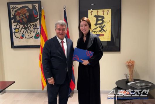 라포르타 바르셀로나 회장과 함슬 디드라이브 대표