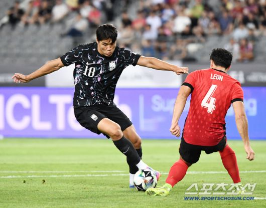 11일 오후 경기도 용인미르스타디움에서 열린 E-1 챔피언십(동아시안컵) 한국과 홍콩의 경기. 이호재가 공격하고 있다. 용인=정재근 기자 cjg@sportschosun.com/2025.7.11/