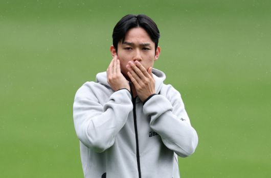 '고등윙어' 양민혁(토트넘)이 마침내 1군 데뷔전을 치렀다. 첫 경기부터 강한 임팩트를 남겼다. 양민혁은 26일(한국시각) 영국 루턴 케닐워스 로드에서 열린 루턴 타운(2부리그)과의 프리시즌 친선 경기에서 후반 교체투입됐다. 단 13분만 뛰었지만, 날카로운 움직임으로 현지 팬들의 호평을 이끌어냈다.  <저작권자(c) 연합뉴스, 무단 전재-재배포, AI 학습 및 활용 금지>