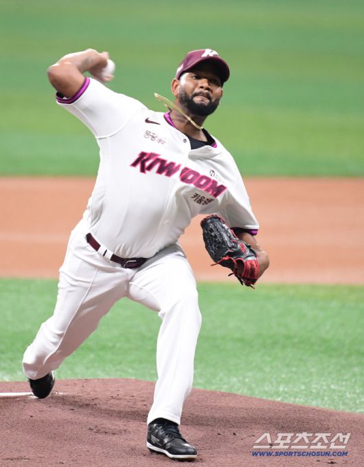 1일 고척돔에서 열린 KBO리그 키움과 두산의 경기. 선발 투구하고 있는 키움 알칸타라. 고척=송정헌 기자songs@sportschosun.com/2025.06.01/