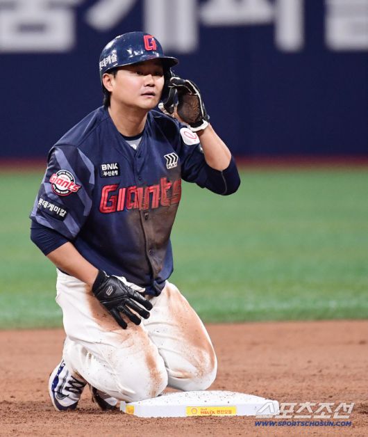 24일 서울 고척스카이돔에서 열린 키움과 롯데의 경기. 2회 2루 도루 성공시킨 손호영. 고척=송정헌 기자songs@sportschosun.com/2025.07.24/