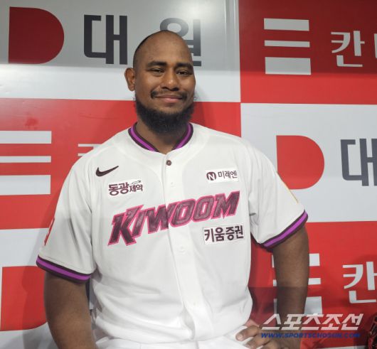 인터뷰에 임한 메르세데스. 김영록 기자