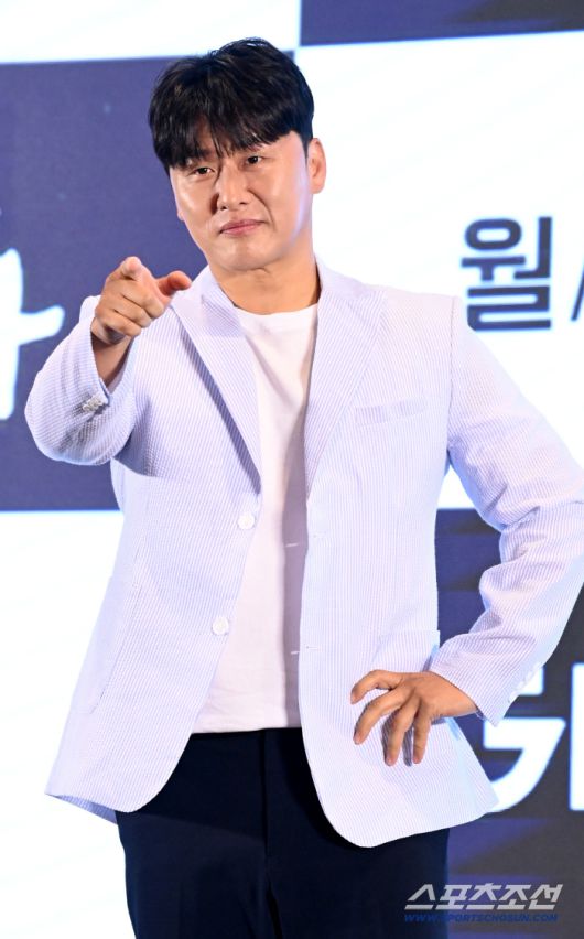 12일 더 세인트에서 열린 지니 TV 오리지널 드라마 '금쪽같은 내 스타'의 제작발표회, 오대환이 포토타임을 갖고 있다. 허상욱 기자wook@sportschosun.com/2025.08.12/