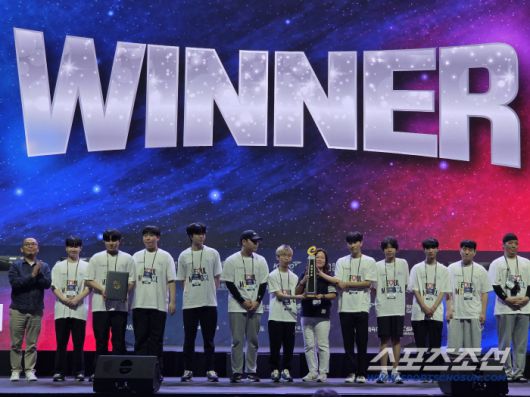 서울특별시가 16~17일 충북 제천시 제천체육관에서 열린 '제17회 대통령배 아마추어 이스포츠 대회' 전국 결선에서 종합 우승을 차지했다. 제천=남정석 기자