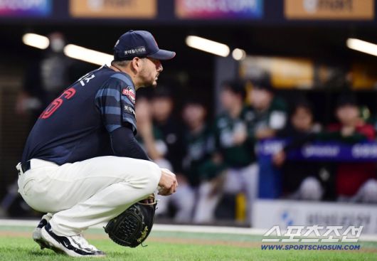 5일 인천 SSG랜더스필드에서 열린 SSG와 롯데의 경기. 2회말 선제 투런홈런을 허용한 롯데 벨라스케즈. 인천=송정헌 기자songs@sportschosun.com/2025.09.05/