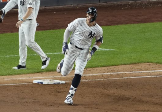 애런 저지가 4회말 동점 3점포를 날린 뒤 베이스를 돌고 있다. UPI연합뉴스