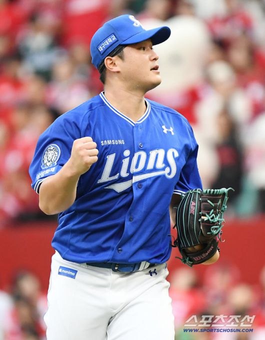 9일 인천SSG랜더스필드에서 열린 삼성과 SSG의 준PO 1차전. 6이닝 무실점으로 호투한 최원태가 환호하고 있다. 인천=정재근 기자 cjg@sportschosun.com/2025.10.9/