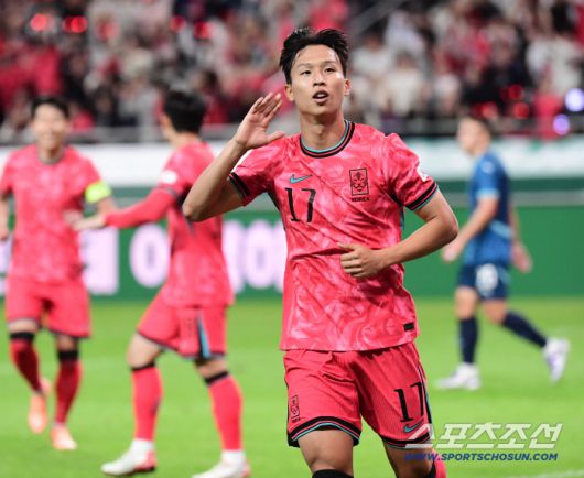 14일 서울월드컵경기장에서 열린 축구대표팀과 파라과이의 평가전. 전반전 대표팀 엄지성이 선취골을 성공시켰다. 기뻐하는 엄지성. 상암=송정헌 기자songs@sportschosun.com/2025.10.14/