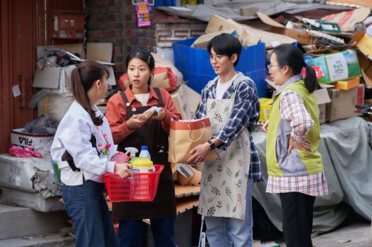 영화 '세계의 주인' 스틸. 사진 제공=㈜바른손이앤에이